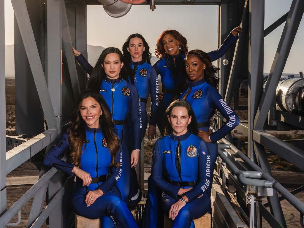 Katy Perry y un grupo de mujeres hacen historia al completar vuelo espacial totalmente femenino