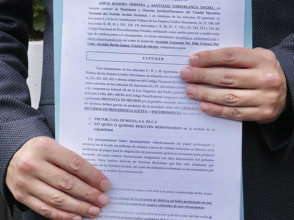 PAN denuncia a Vector ante la FGR por lavado de dinero y encubrimiento