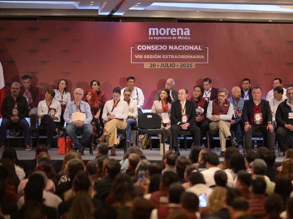 Morena respalda a Adán Augusto en Consejo Nacional al grito de “¡No estás solo!”