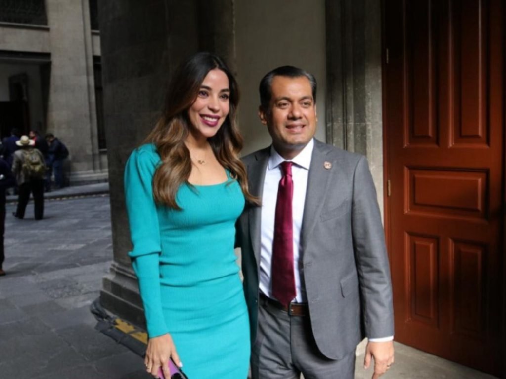 Gutiérrez Luna acusa campaña de Claudio X. González y defiende a su esposa por “Dato Protegido”