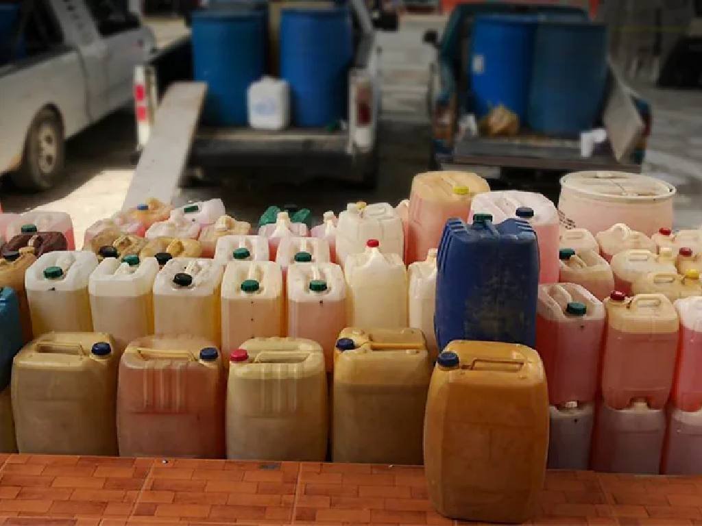 Aseguran 880 mil litros de huachicol en Tabasco; también decomisan vehículos y montacargas