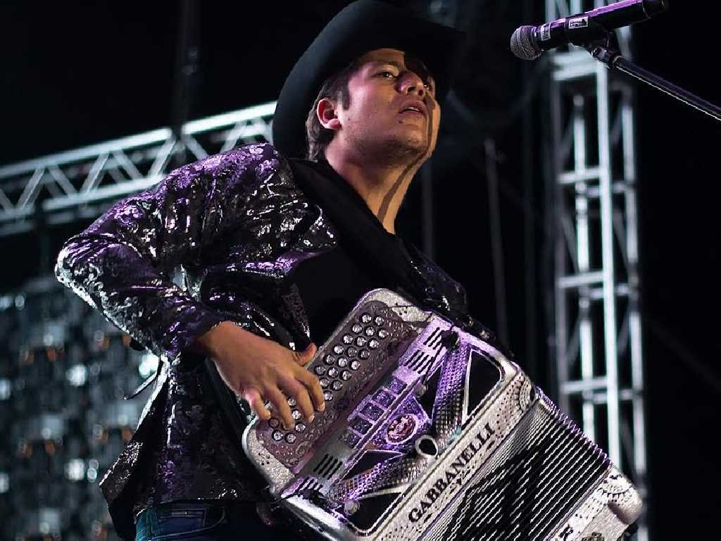 Remmy Valenzuela anuncia concierto en la Arena CDMX con material inédito