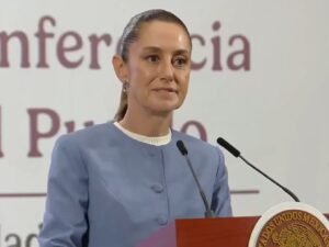 Sheinbaum acusa a la oposición de "vendepatrias" y de desear el fracaso de México