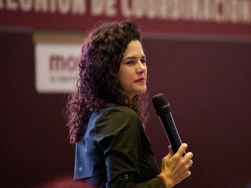 Luisa Alcalde celebra que “Alito” Morena siga al frente del PRI: “nos ayuda mucho”
