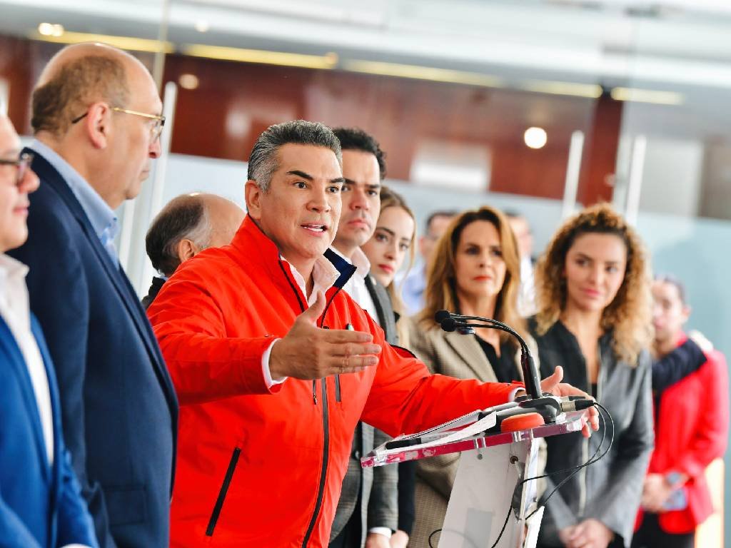 PRI califica la reforma electoral de farsa y se deslinda
