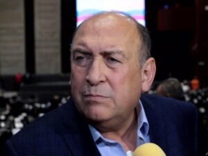 Moreira pide aclarar recursos de morenistas para viajar al extranjero