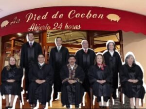 Nueva Corte celebra en restaurante de lujo