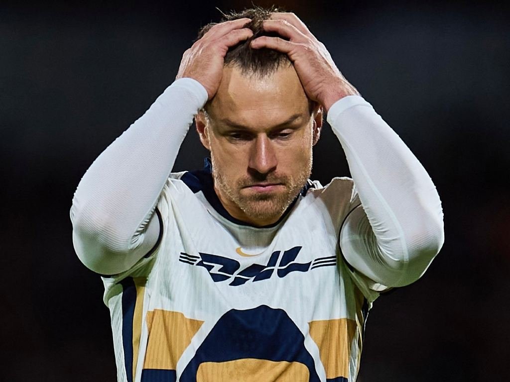Aaron Ramsey deja a Pumas y regresa a Gales por motivos personales y lesión muscular