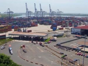 PAN y PRI denuncian corrupción en aduanas; Morena celebra operativo