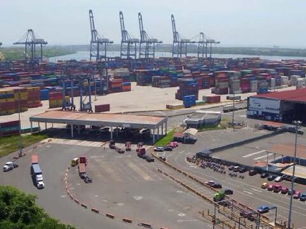 PAN y PRI denuncian corrupción en aduanas; Morena celebra operativo