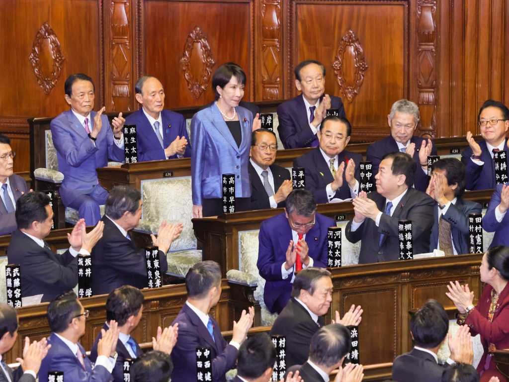Sanae Takaichi se convierte en la primera mujer en liderar Japón: un giro político hacia la derecha