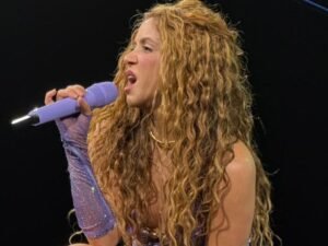 Shakira deslumbra en el evento privado de Televisa con un show íntimo y lleno de nostalgia