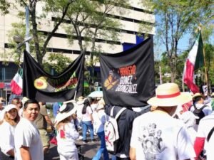 “Fuera Morena” marca el inicio de la marcha del movimiento del sombrero y de la "Generación Z" en CDMX