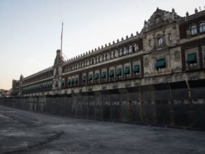 Palacio Nacional se blinda ante marcha de la Generación Z