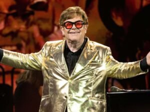 Elton John cuenta cómo cambió su vida después de quedar ciego de un ojo