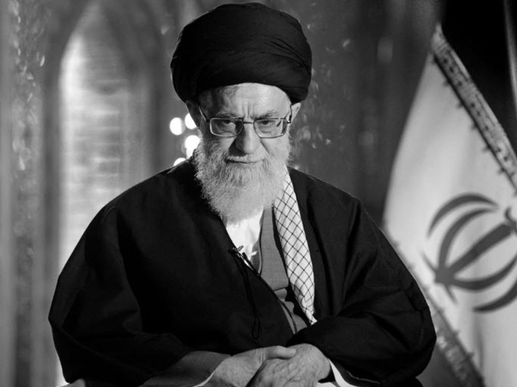 Trump confirma muerte de líder supremo iraní Alí Jamenei tras ataques de EU e Israel