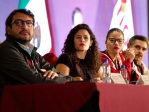 Morena definirá candidatos a 17 gubernaturas en junio, ocho meses antes de lo que marca la ley