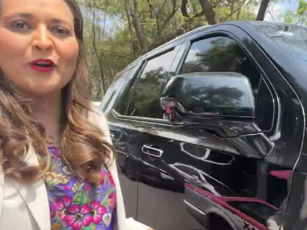 Cynthia López arremete contra Alessandra Rojo por llegar en camioneta blindada; desata polémica